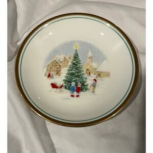 Good Condition, original box, Mikasa bone china Merry Christmas Sweet Dish